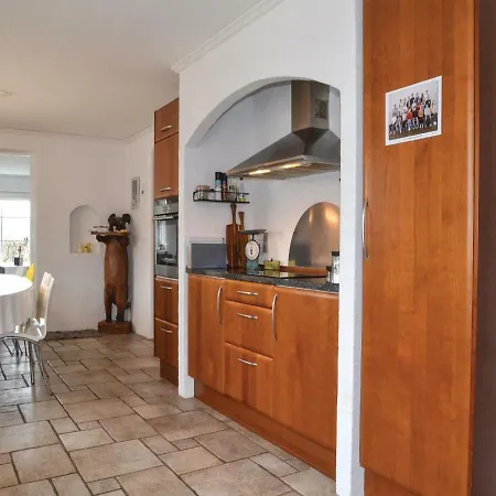 Casa vacanze Four-bedroom Holiday In Kibak *